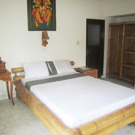 Galang Kangin Bungalows 2 Amed  Exterior photo